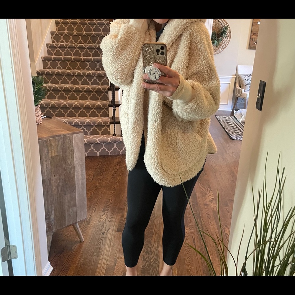 NORDIC BEACH TEDDY WRAP JACKET. SO soft. Never been worn. ONE SIZE FITS ALL.